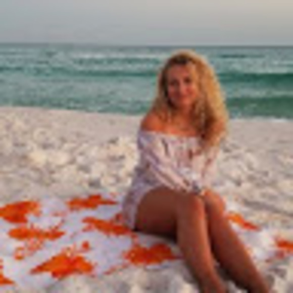 Meet your Posher, Victoria - Picture 1 of 1